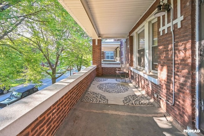 Building Photo - Charming 3BR Duplex in Chicago Rental