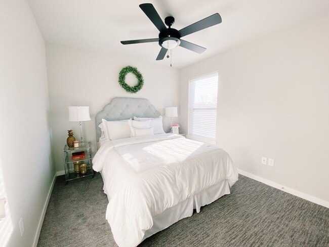 Photo - Ellis Flats Townhomes | Modern 3 Bedroom /...