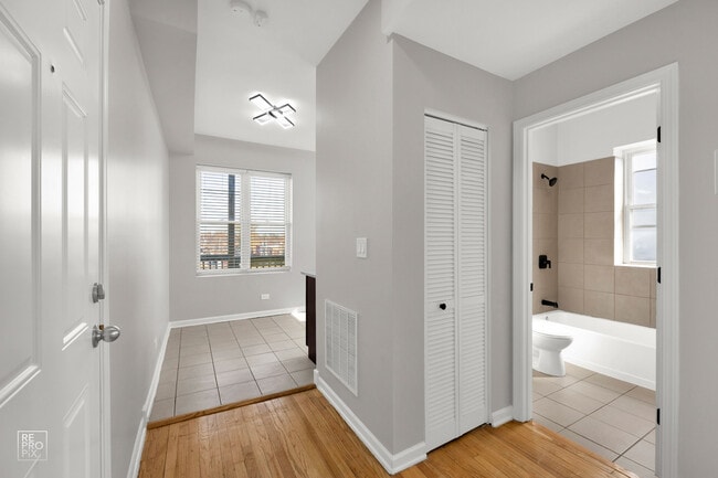 1145 N Austin
