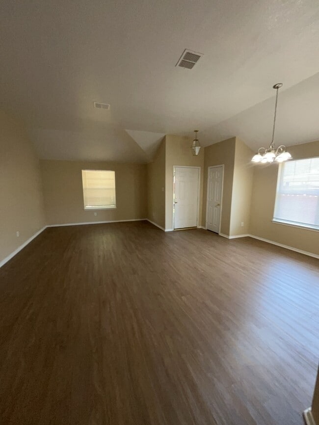 Photo - Remodeled & updated! 4/2/2