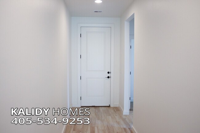 1925 E Springer Ave