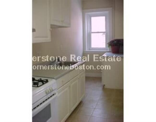Building Photo - 1269 Commonwealth Ave Unit 4 Rental