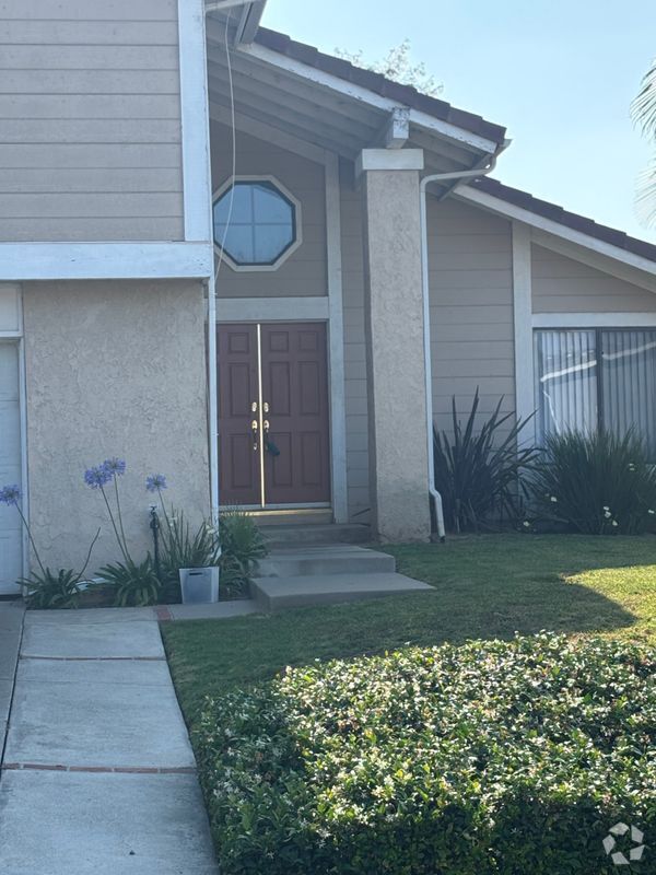 Building Photo - 121 S Panorama Dr Rental