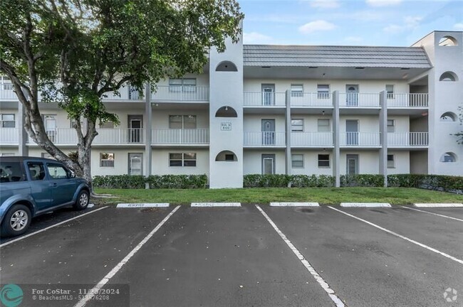 Building Photo - 8100 Sunrise Lakes Blvd Unit 303 Rental