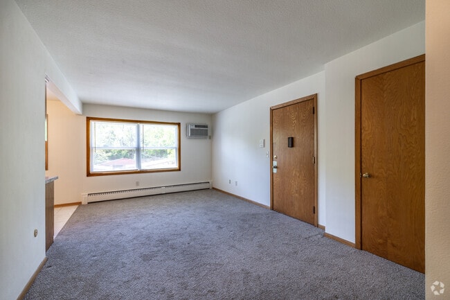 1BR, 1BA - 575SF - Living Room
