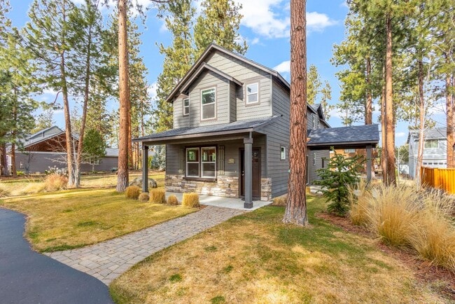 Photo - Modern 3 BR home on beautiful wooded lot in Sisters