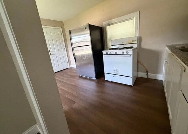 Photo - 2111.5 4th St