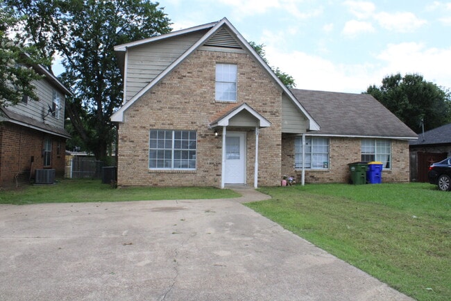 Photo - 528 Glen Cove St
