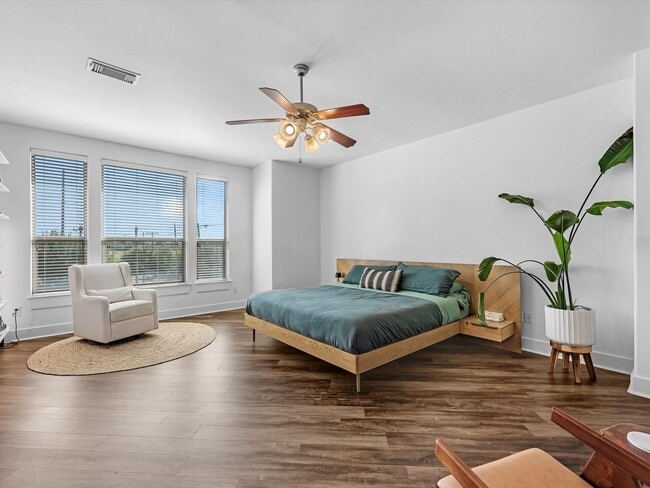 Building Photo - 3421 Gillespie St