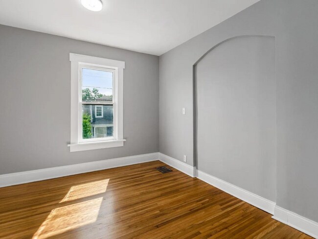 Photo - 607 1/2-429-422 S Champion Ave Unidad 429 1/2 S. Champion