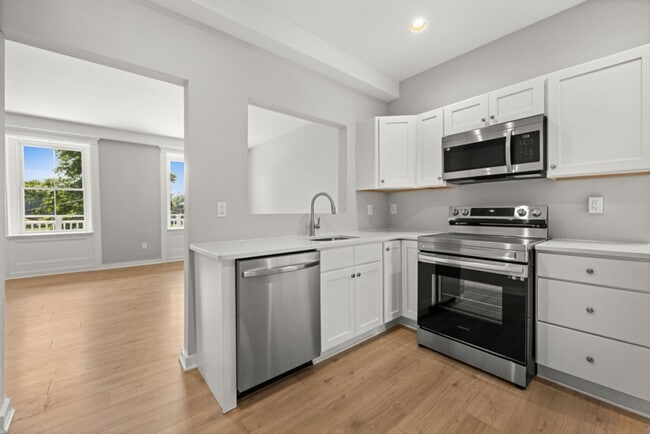 Photo - 2 Bedroom with porch. Completely remodeled! Unit 3W