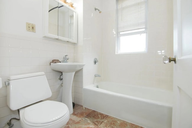 15 Scottfield Rd Unit 1