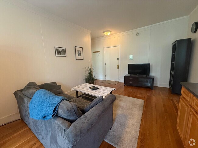 Building Photo - 36 Winchester St Unit 7 Rental