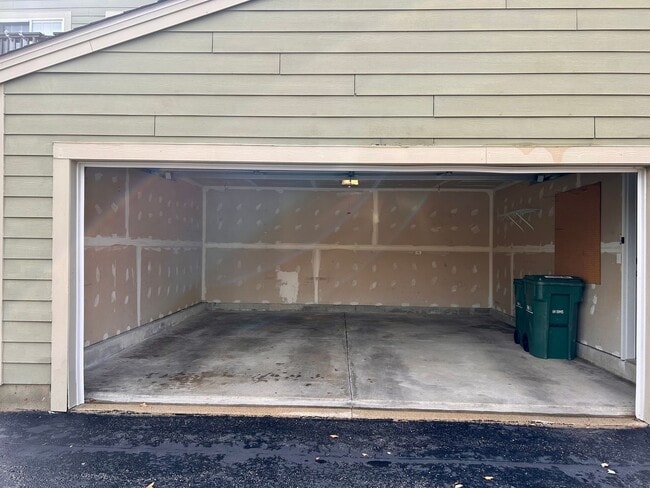 Photo - 2 Bedroom 2 Bath Townhouse in Grayslake