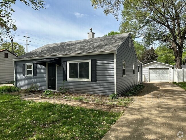 Building Photo - 292 S 14th St Rental