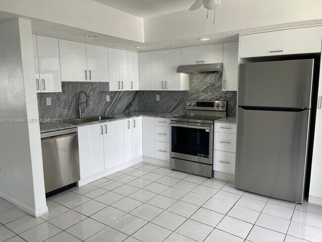 Photo - 8075 SW 107th Ave Unit 318