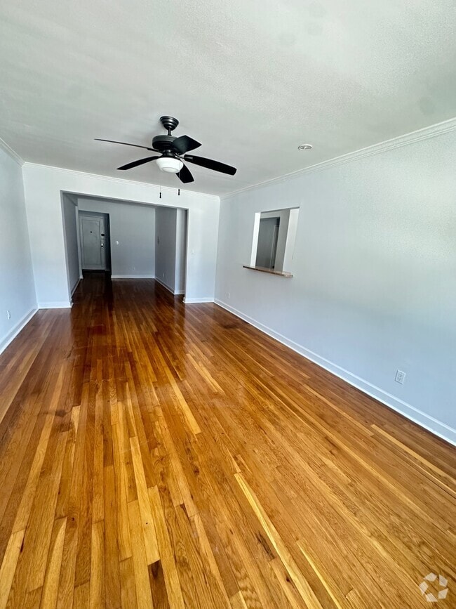 Building Photo - 471 Merrick Rd Rental