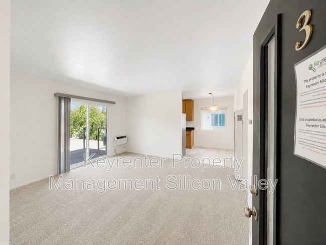 Photo - 923 Ravenscourt Ave