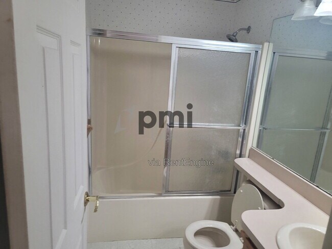 Photo - 1306 Arthur Ave Unit 9