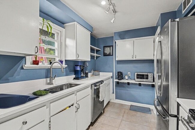 Photo - 3633 41st Ave W