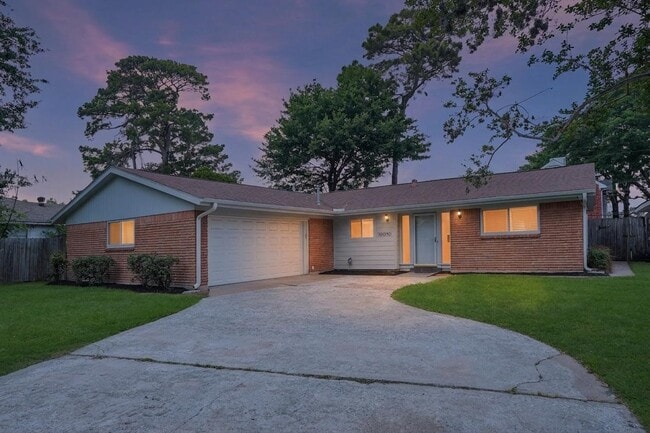 Photo - 10010 Westview Dr