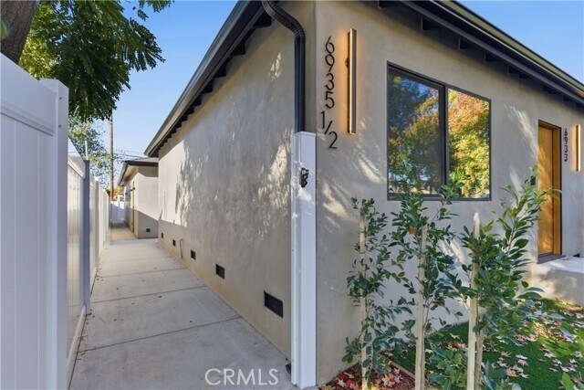 Photo - 6935 Jellico Ave