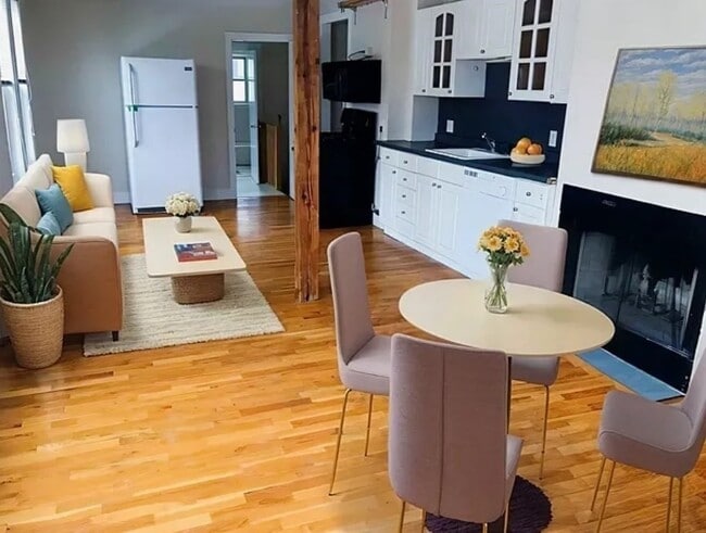 Building Photo - 129 Trenton St Unit 7