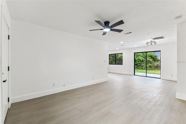 Photo - 16107 Sea Pines Dr