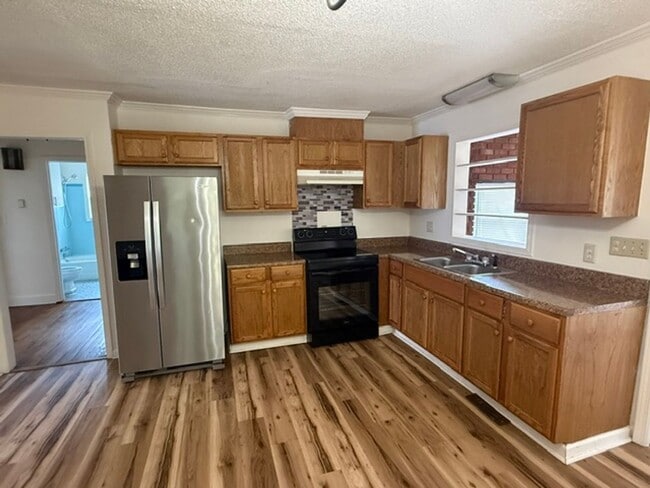 Photo - Four bedroom, 2 bath house in Burlington