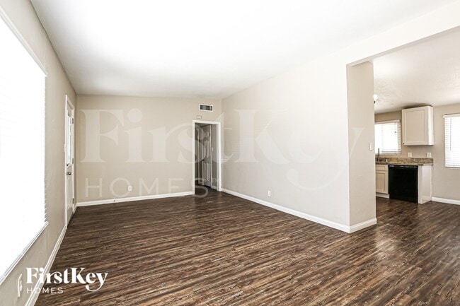Photo - 2317 Hassett Ave