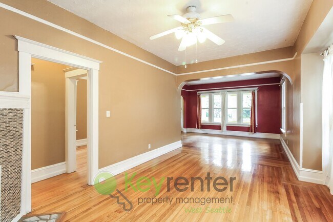 Photo - Spacious and Stylish 3 Bedroom in Prime Location