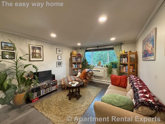 Building Photo - 326 Broadway Unit #19