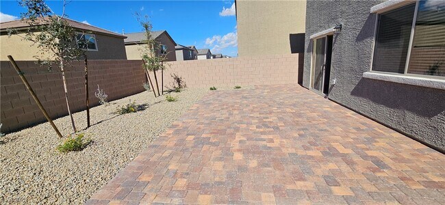 Building Photo - 6071 Swift Lariat St