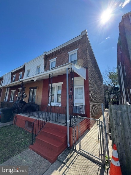 2042 Cemetery Ave