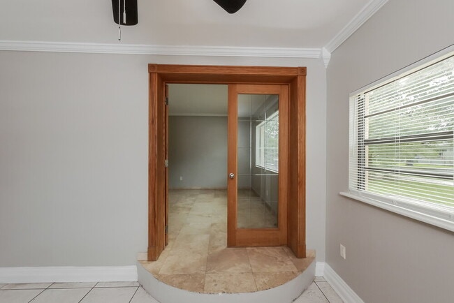 Photo - 5809 Buchanan St