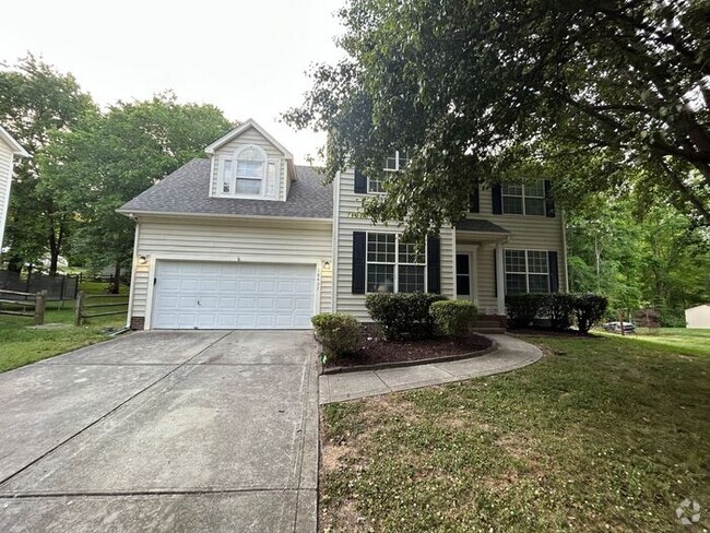 Building Photo - **Spacious 4-Bedroom Home with Walk-In Clo...