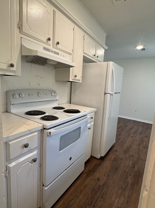 Photo - 6938 SW Forest Ave