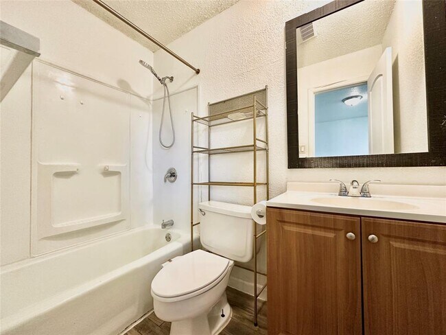 Photo - 1015 Gardner Rd