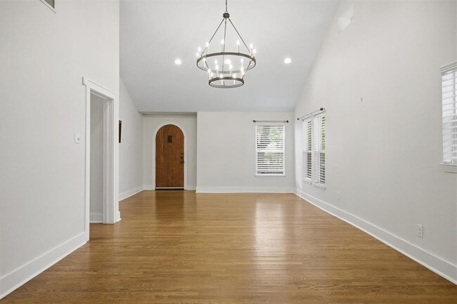 Photo - 2814 Oak Springs Dr