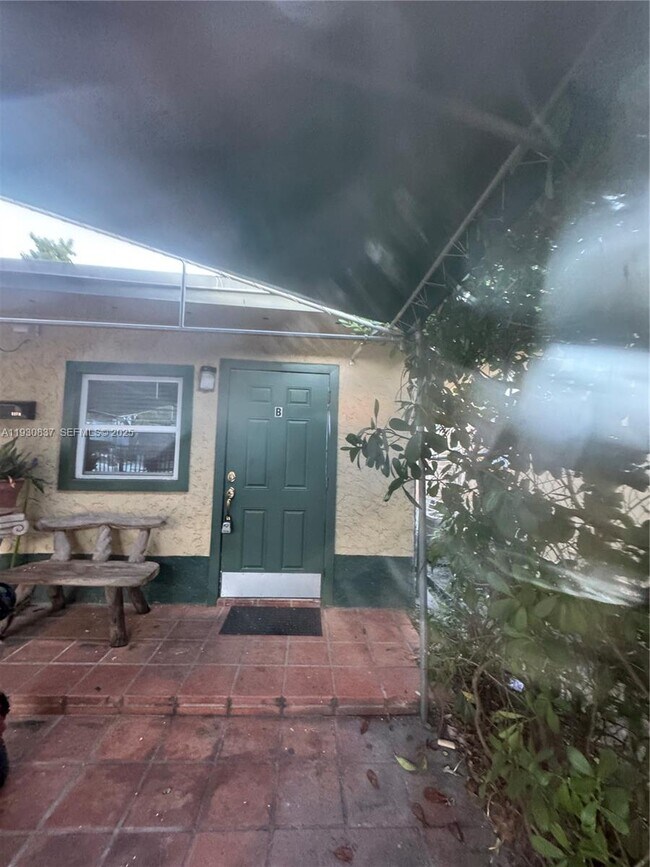 Photo - 227 SW 11th Ave Unidad B