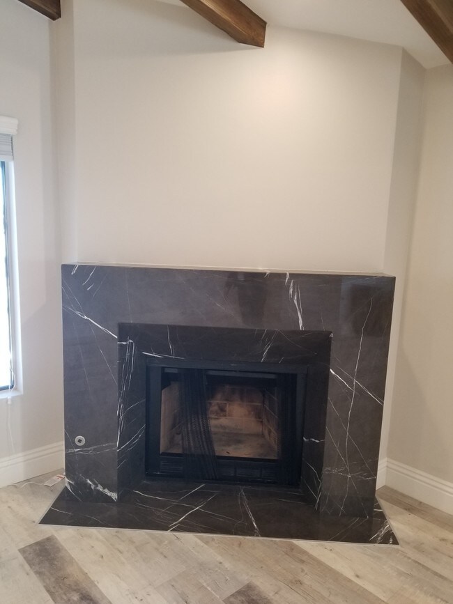 Photo - 1117 S Swall Dr Unidad Top