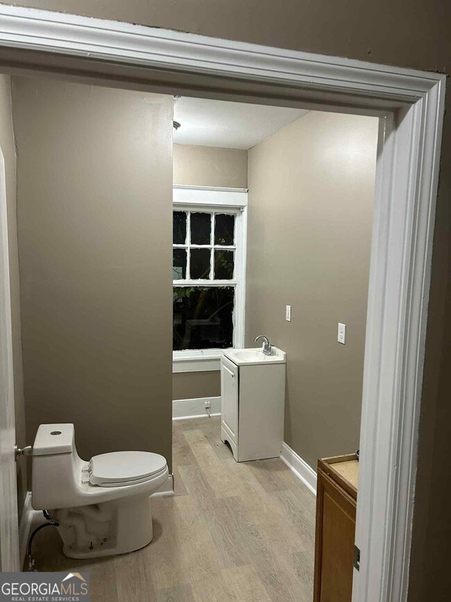 Photo - 1049 Birch St