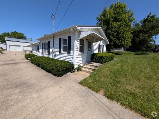 Building Photo - 905 E 8th St S Rental