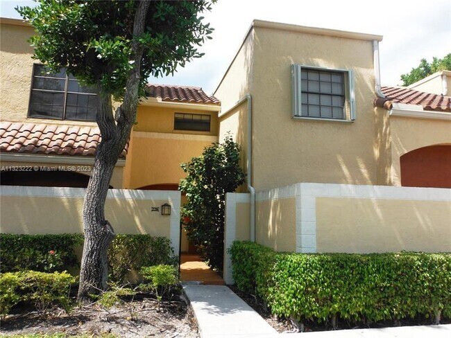 Photo - 20904 Leeward Ct Townhome