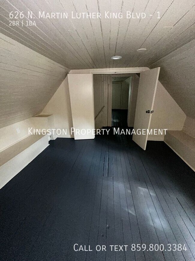 Photo - Charming Two Bedroom Available Now! 1/2 of... Unidad 1