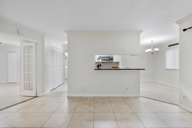 Photo - 9777 Westview Dr Unidad 1112