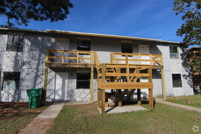 Building Photo - Great 2 Bedroom Unit in Fort Walton Beach! Rental