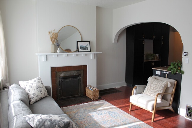 Photo - 757 E Ramona Ave