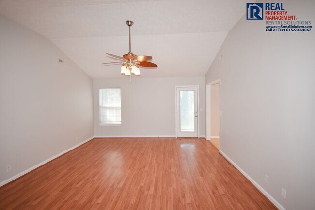 Photo - Adorable 3 bd house in the heart of Murfreesboro! Attached Garage!