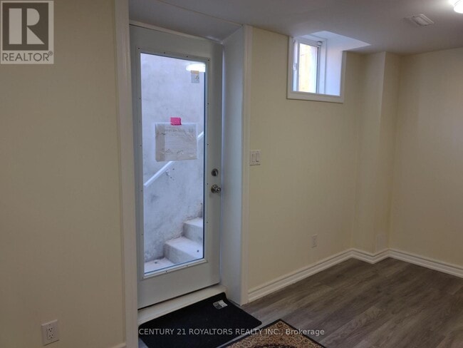 Photo - 48 Muscovy Dr